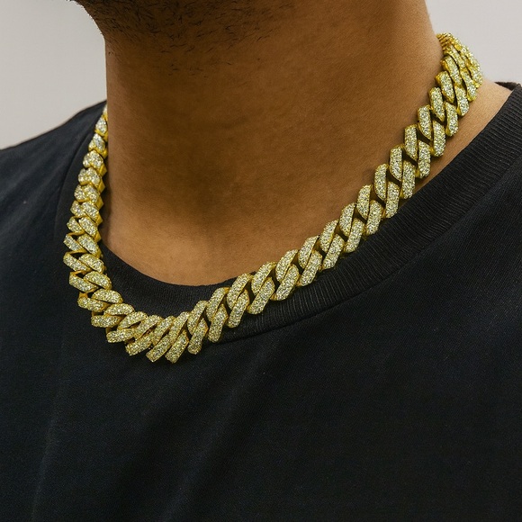 Miami Cuban Link Necklace for Men and Women - Picture 5 of 5